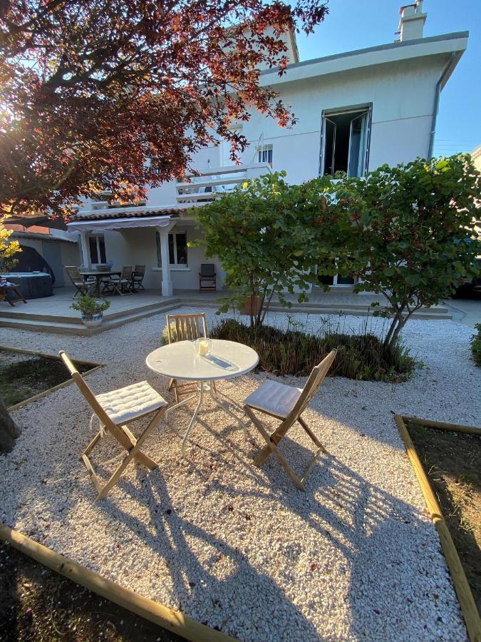 Appartement Rez De Villa Proche Port Et Plages De Sanary 外观 照片