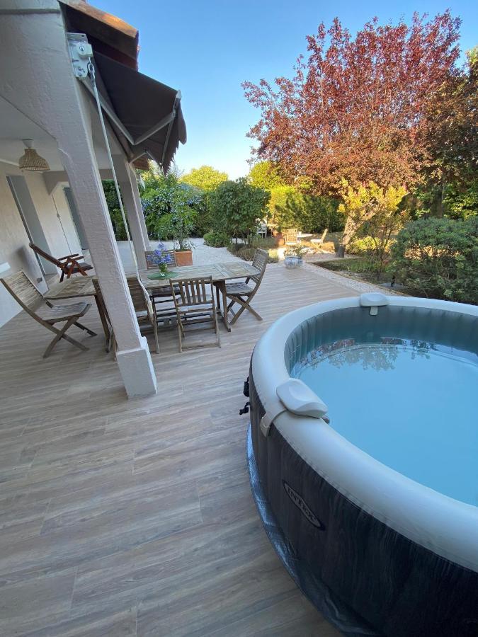 Appartement Rez De Villa Proche Port Et Plages De Sanary 外观 照片