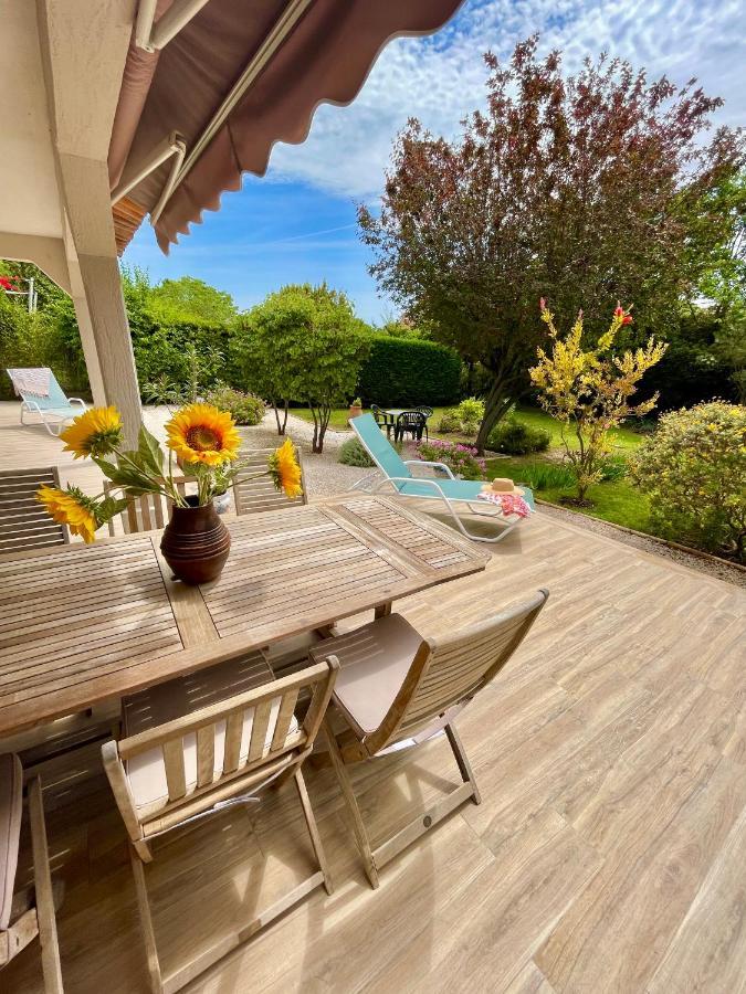 Appartement Rez De Villa Proche Port Et Plages De Sanary 外观 照片
