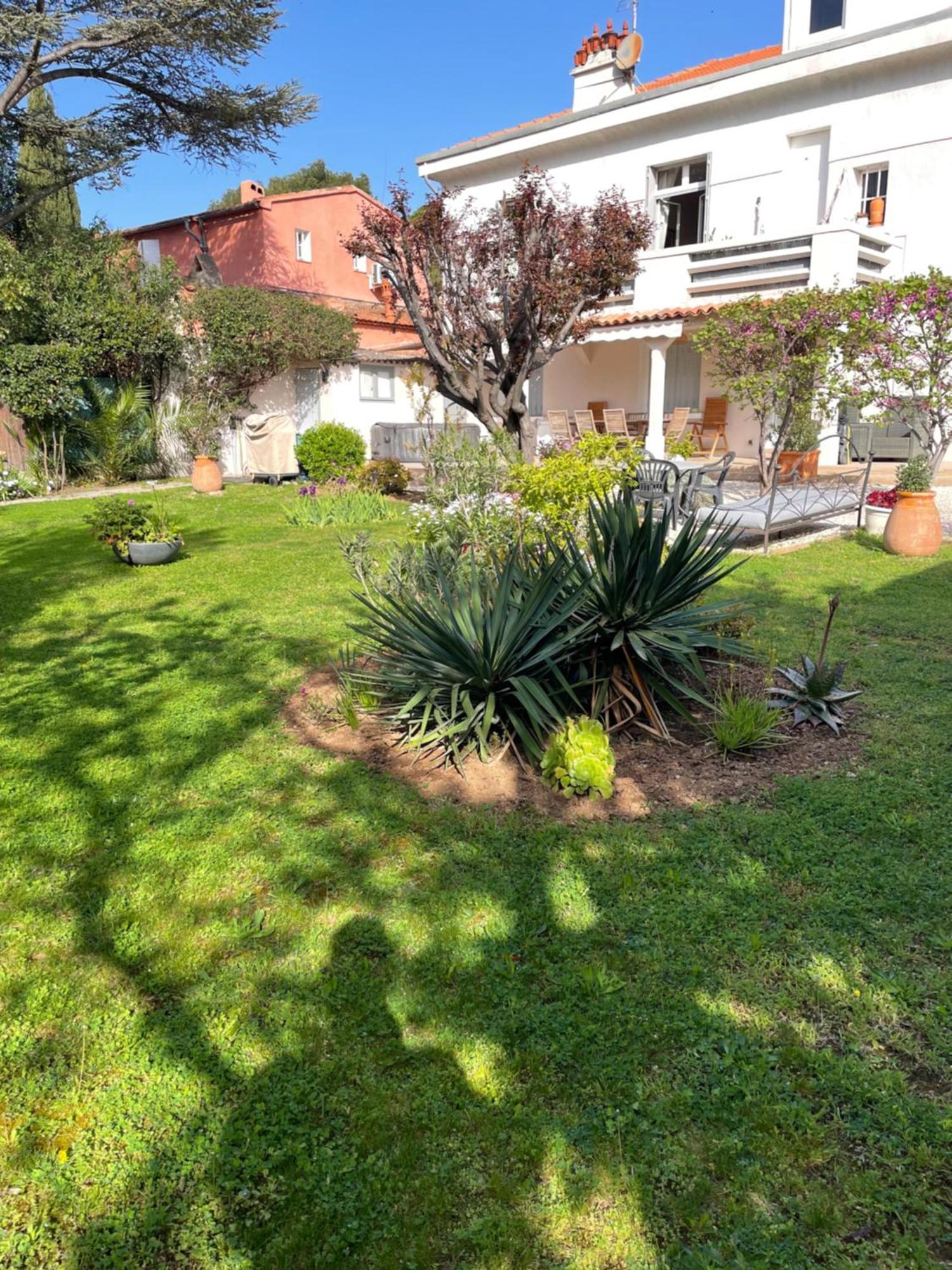 Appartement Rez De Villa Proche Port Et Plages De Sanary 外观 照片