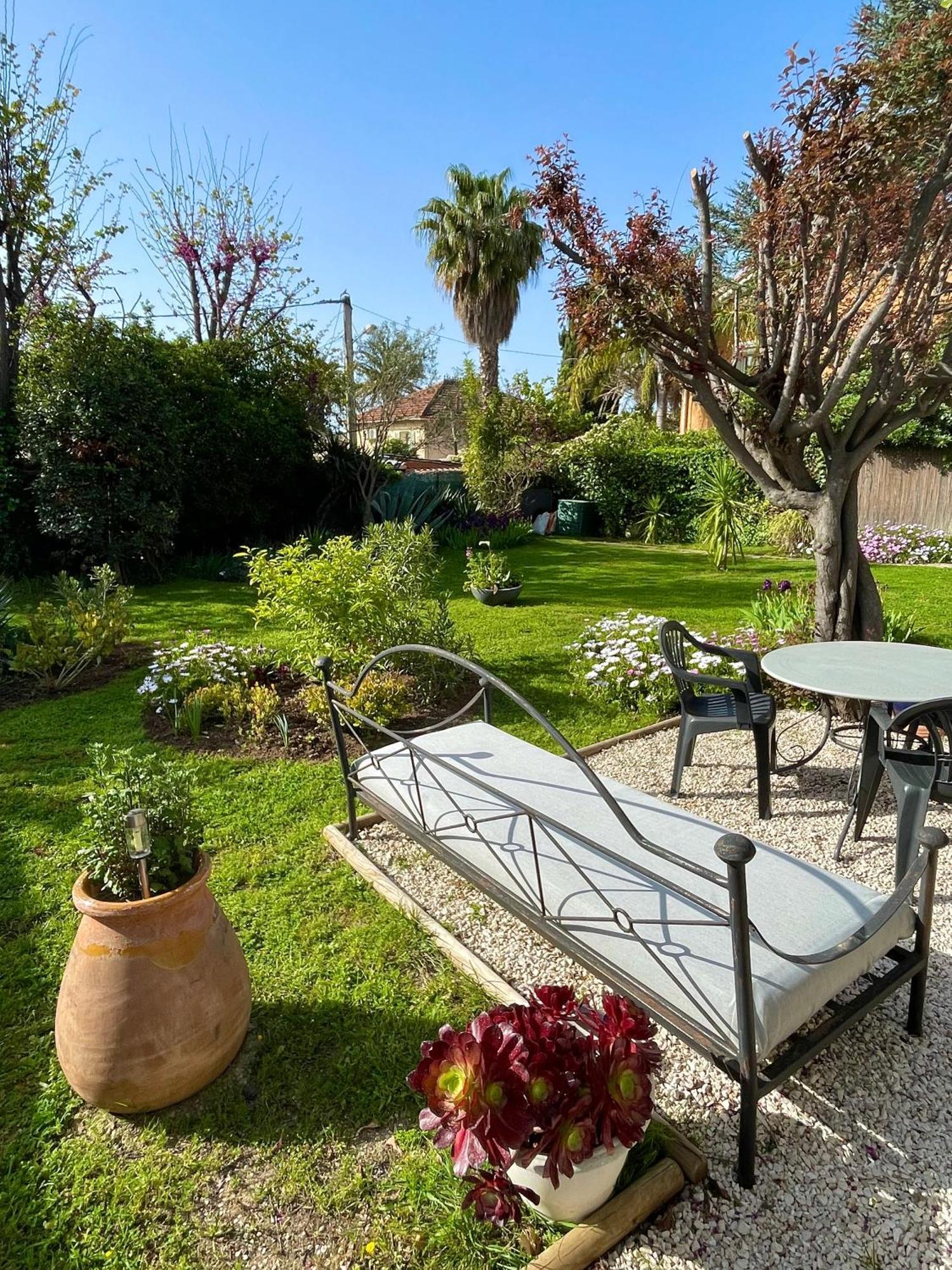 Appartement Rez De Villa Proche Port Et Plages De Sanary 外观 照片